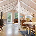 別荘 4 Star Holiday Home In Jerup *