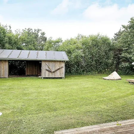 別荘 Secluded Retreat - By Traum *