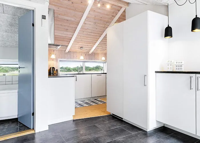 Secluded Retreat - By Traum * Jerup