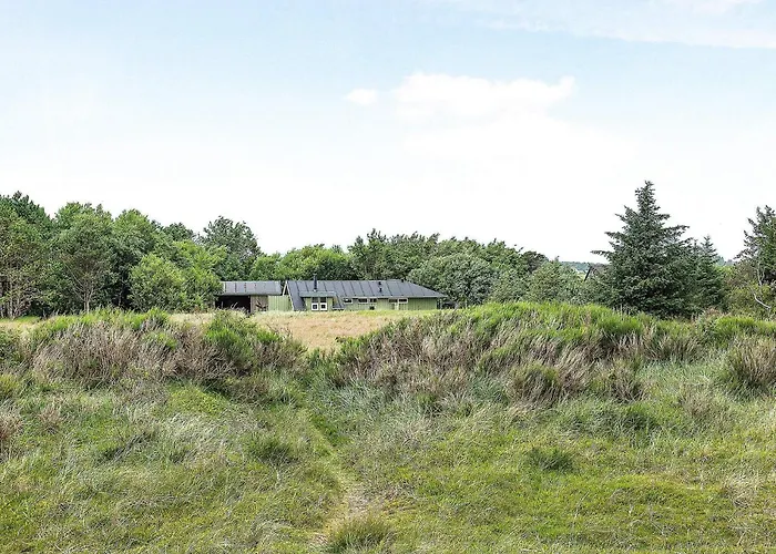 別荘 Secluded Retreat - By Traum