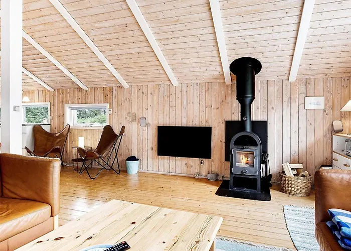 Secluded Retreat - By Traum * Jerup